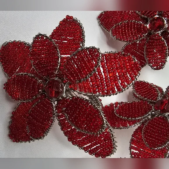 Beautiful Beaded Poinsettia Napkin Rings Holidays Festive - Picture 5 of 6